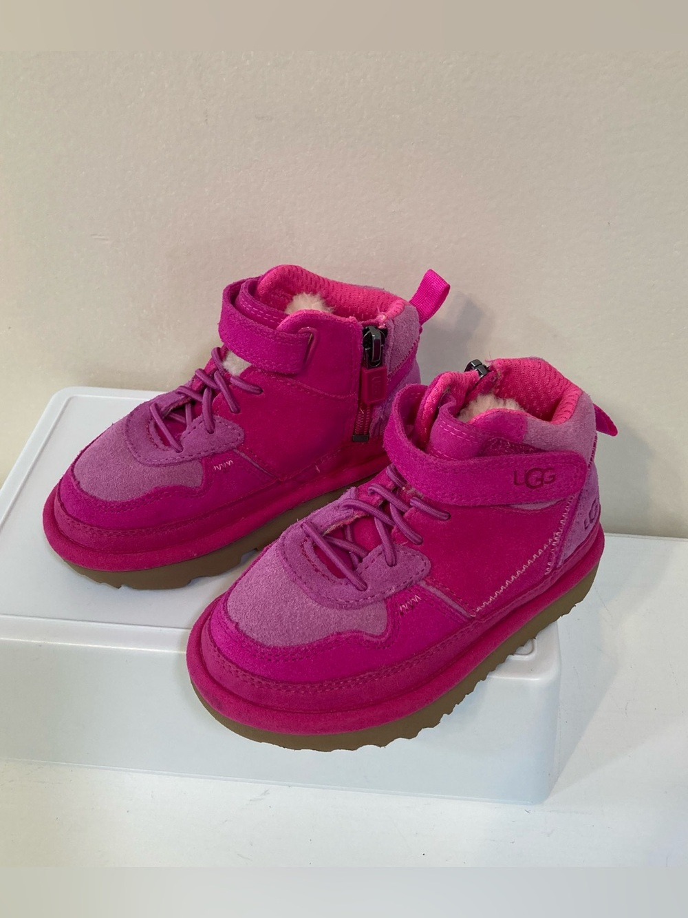 UGG Highland Hi Heritage Sz 7 Girls Toddler Boots Raspberry Suede